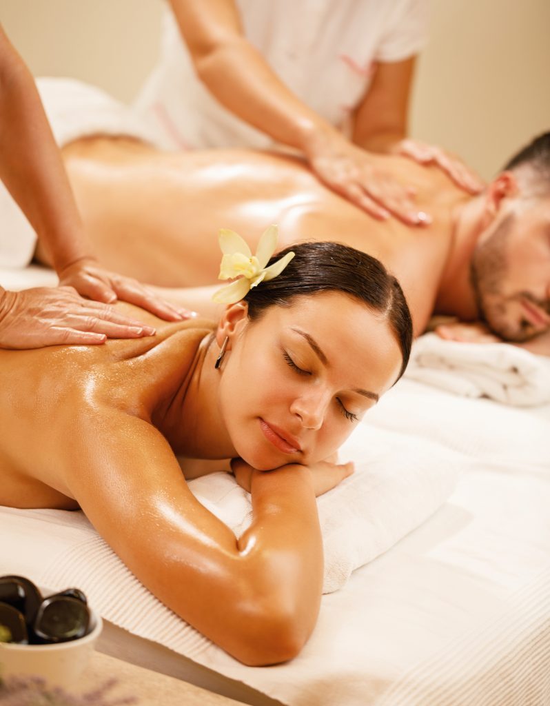 Spa couples massage